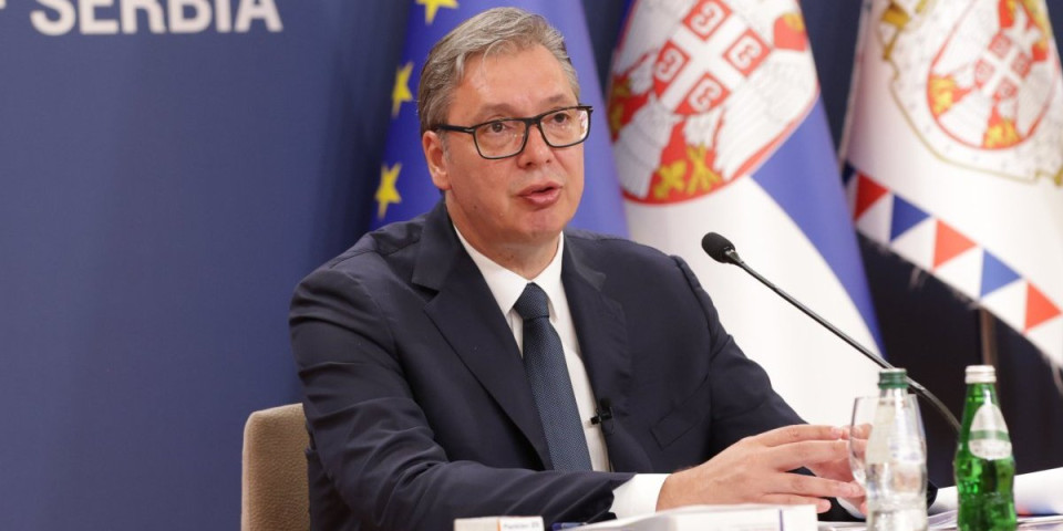 Vučić ekskluzivno: U kampanju neću ići kao predsednik Srbije, ići ću kao običan građanin (FOTO)