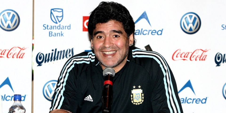 GOAT je sve znao... Maradona video šta nas čeka: Podeliće fudbal na četvrtine!