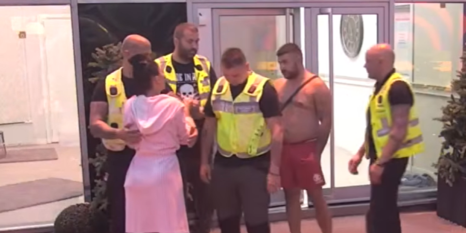 "Uništiću te, pi*ko jedna!" Asmin se zabarikadirao u hotelu, Maja pokušala da razvali vrata (VIDEO)