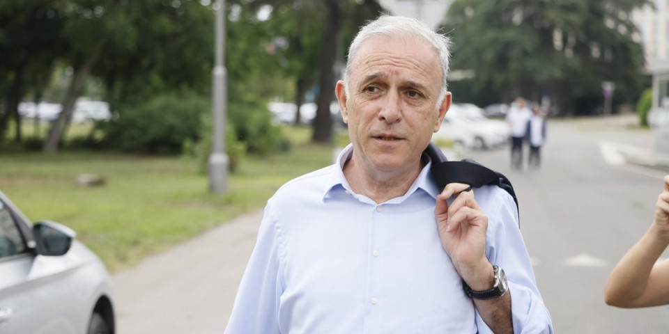 Ponoševa stranka razvalila blokaderske prevarante: Promenite kanal ako želite da čujete istinu (FOTO)