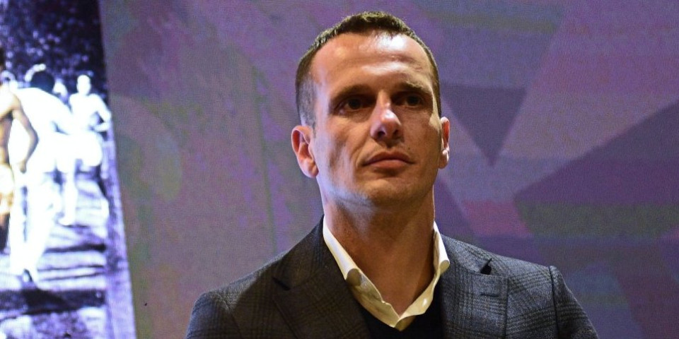 Pokušao sam da se odbranim, ali sam dobio udarac u glavu! Jovanović se oglasio posle napada