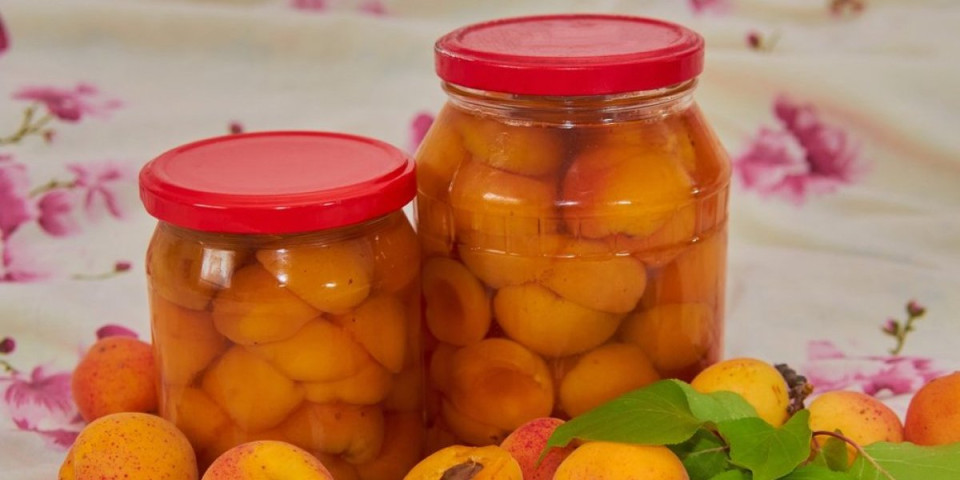 Kompot od kajsija: Domaća poslastica po receptu naših baka