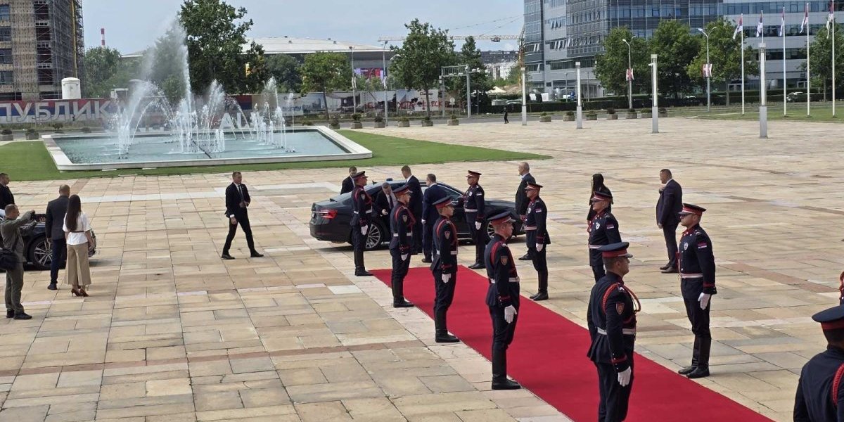 Palata Srbija doček