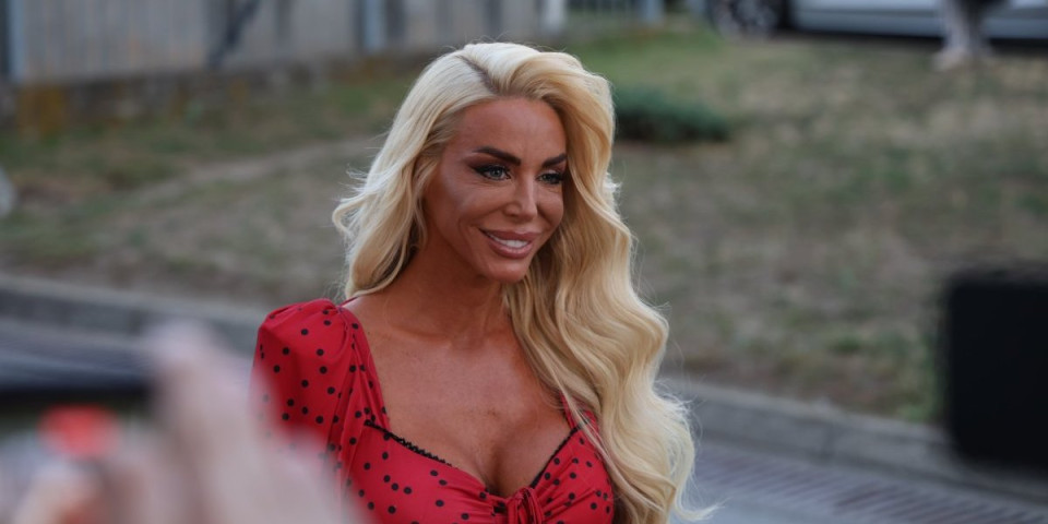 Muškarci oblizuju ekran kad je vide! Pinkova Barbika razvezala jezik: "Od njega očekujem stan"