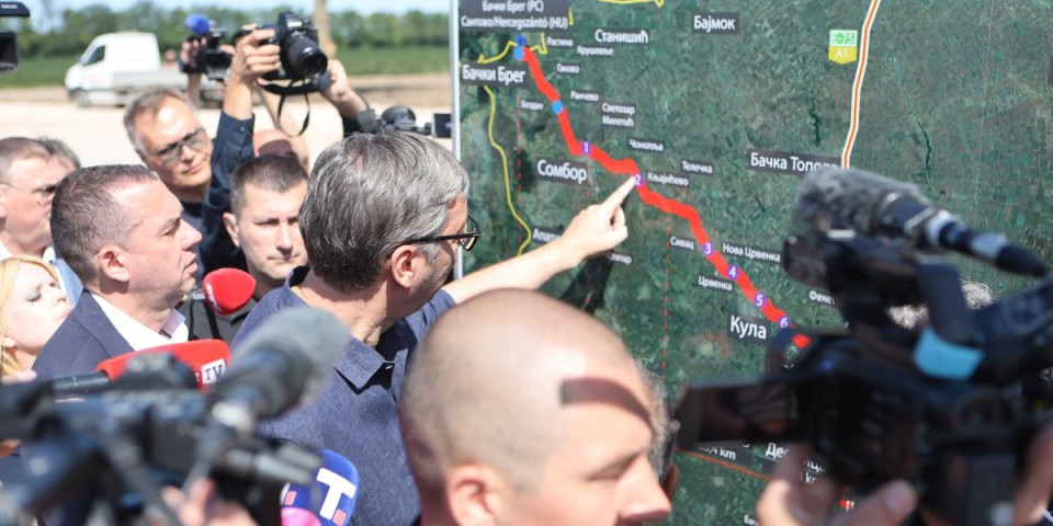 Vučić: Gradnja brze saobraćajnice "Osmeh Vojvodine" od velikog značaja za sever Srbije (FOTO)