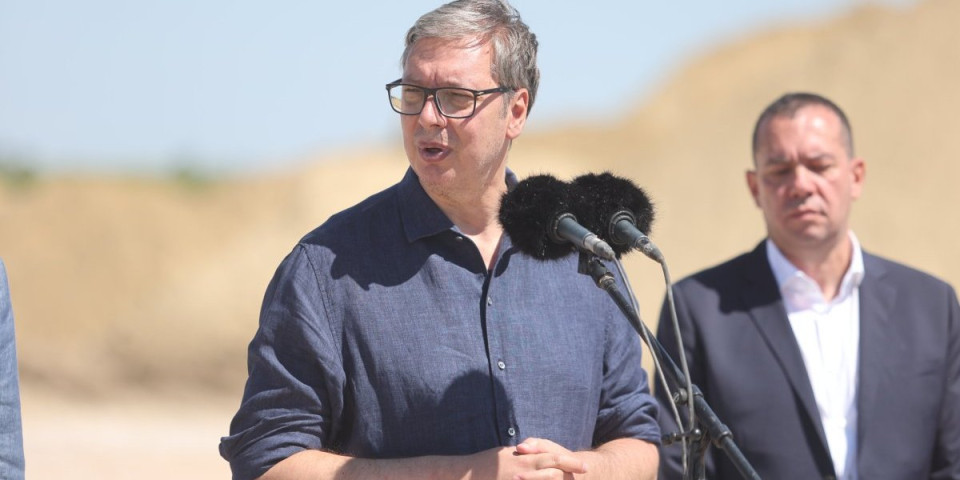 Ja sam slobodan čovek! Udarna poruka predsednika Vučića: "Služim samo Srbiji i svom narodu!" (FOTO)