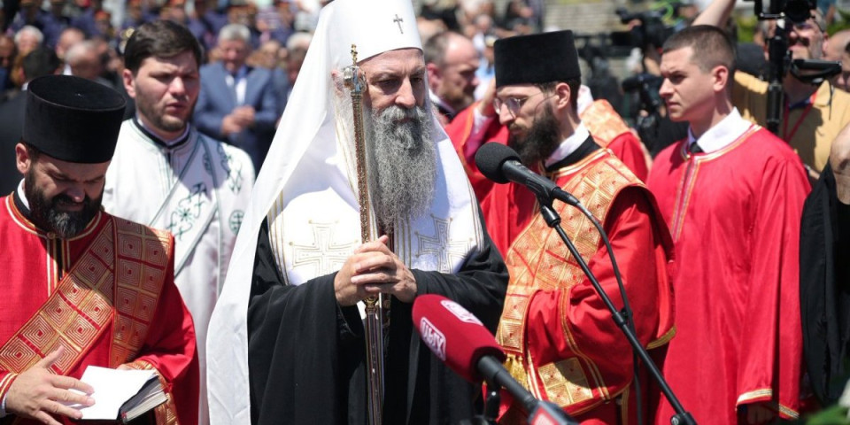 "Često nas svet mrzi, ali to nije razlog...": Reči patrijarha Porfirija o srpskim stradanjima odzvanjaju regionom!