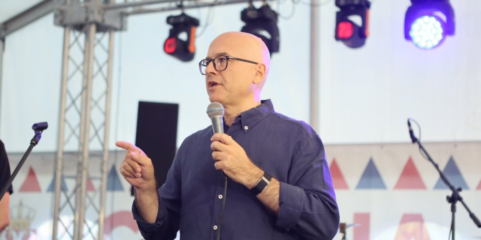 Vučević u Novom Žedniku: Srbija je na nogama, nisu uspeli da je bace u blato i unište
