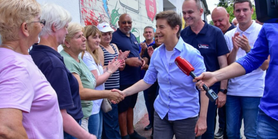 "Oni ruše, mi gradimo" Brnabić: Narod Srbije sve vidi! (FOTO)