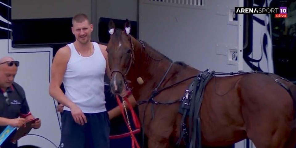 Kakav kralj! Jokić jutros trenirao sa "orlovima", pa pojurio na konjičke trke
