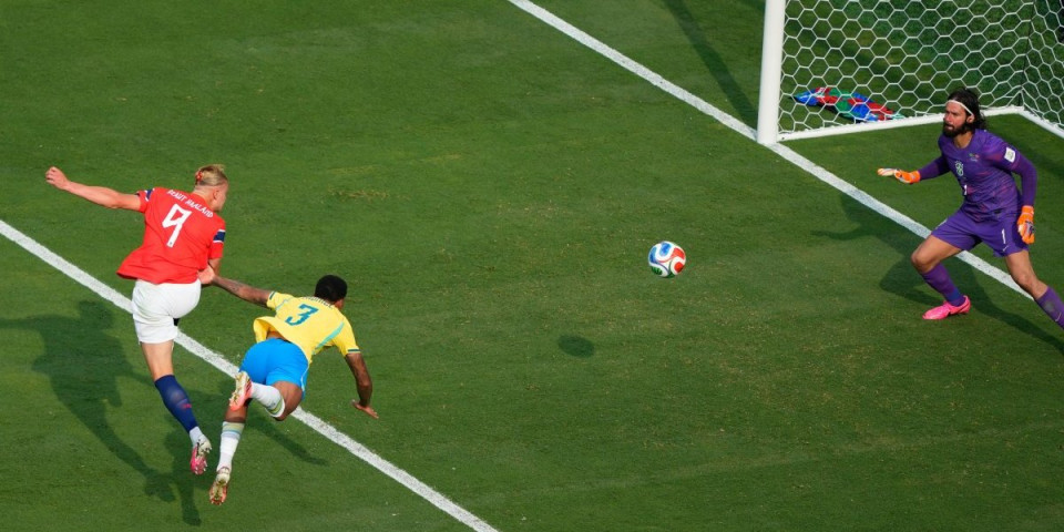 Kraj: Holand izbacio Brazil sa Svetskog prvenstva! (VIDEO)