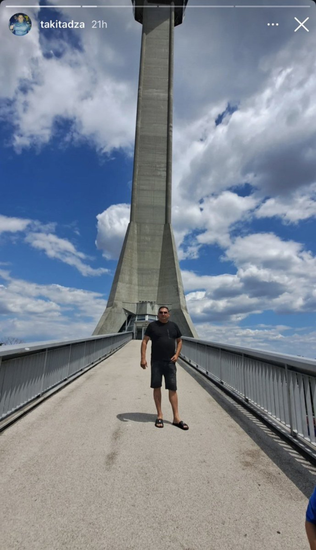Dok mu ćerku razapinju pred milionima, evo šta radi Taki: Ovo od njega niko nije očekivao (FOTO)