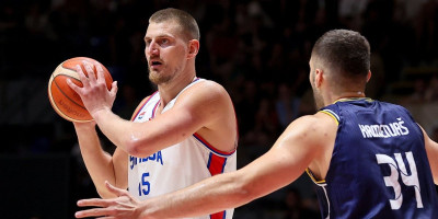 Stani, ovde Jokić diktira! Nikola upisao istorijski tripl-dabl: Srbija razbila Bosnu u "Pioniru"