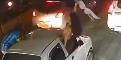 Navijačica Mundijala gledala smrti u oči! Skinula brushalter usred slavlja, pa usledila horor scena (VIDEO)