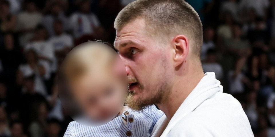 Ignjat i Ognjena u tatinom zagrljaju: Fotke obišle planetu, Nikola Jokić prišao ćerki i sinu posle pobede