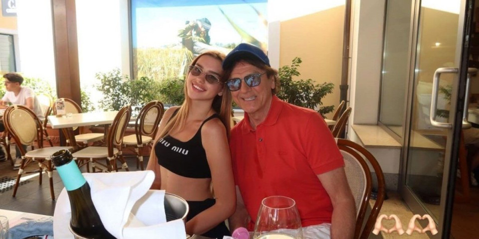 Šta će reći tata? Čolina mlađa ćerka u crnoj čipki i halterima - Poza mami na greh