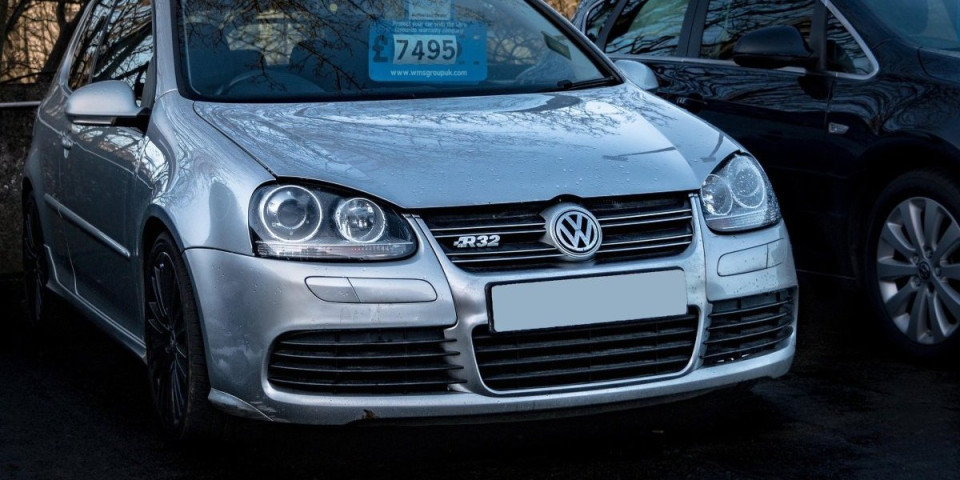 Vlasnici "folksvagena" na meti lopova: Šteta košta na hiljade evra, a evo šta masovno čupaju sa automobila