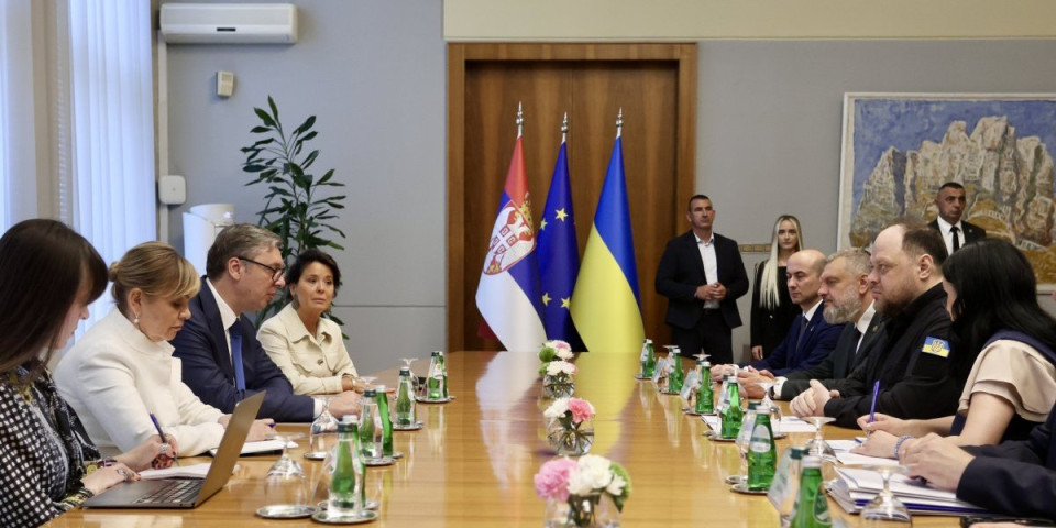 Vučić se sastao sa šefom ukrajinskog parlamenta Ruslanom Stefančukom u Palati Srbija (FOTO)