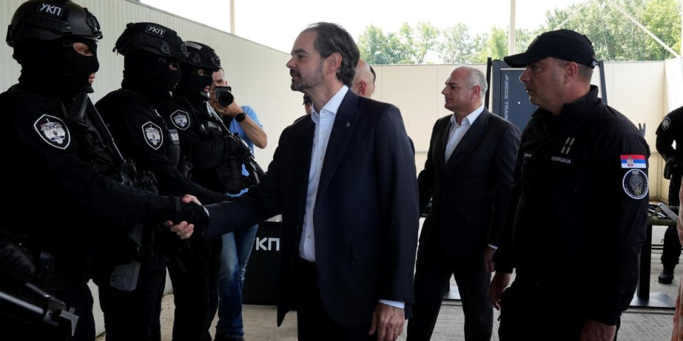 Srpska policija pokazala vrhunske veštine i opremu: Interpol impresioniran na vežbama UKP u Makišu (FOTO)