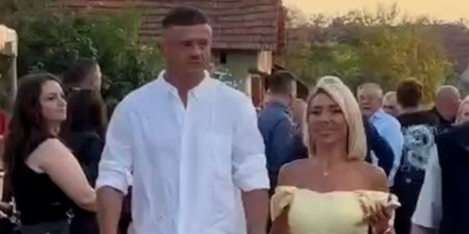 Prva dama srpskog boksa zategnuta kao puška! Jovana Jeremić nikad seksepilnija zagospodarila Končarevom, preslikana Melanija (VIDEO)