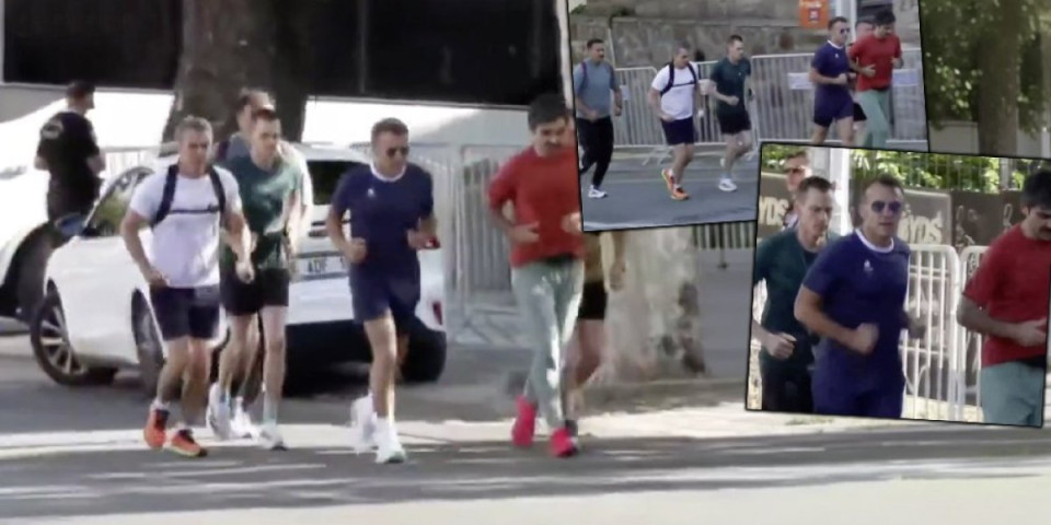 Šou na ulicama Pariza: Emanuel Makron pokazao svoju jutarnju rutinu (FOTO/VIDEO)