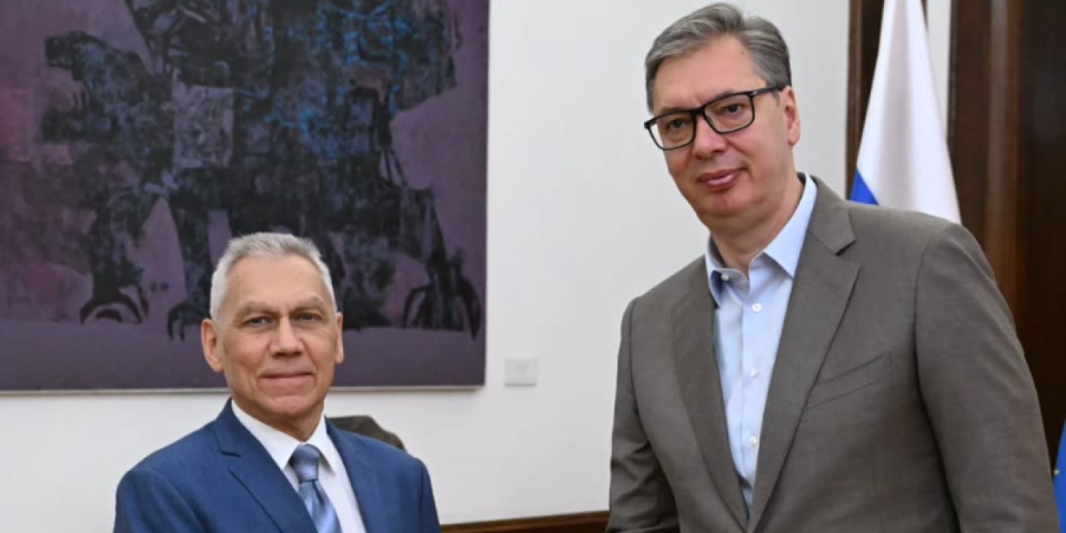 Srbija neće dozvoliti prekrajanje istorije! Vučić otkrio o čemu je razgovarao sa ruskim ambasadorom (FOTO)