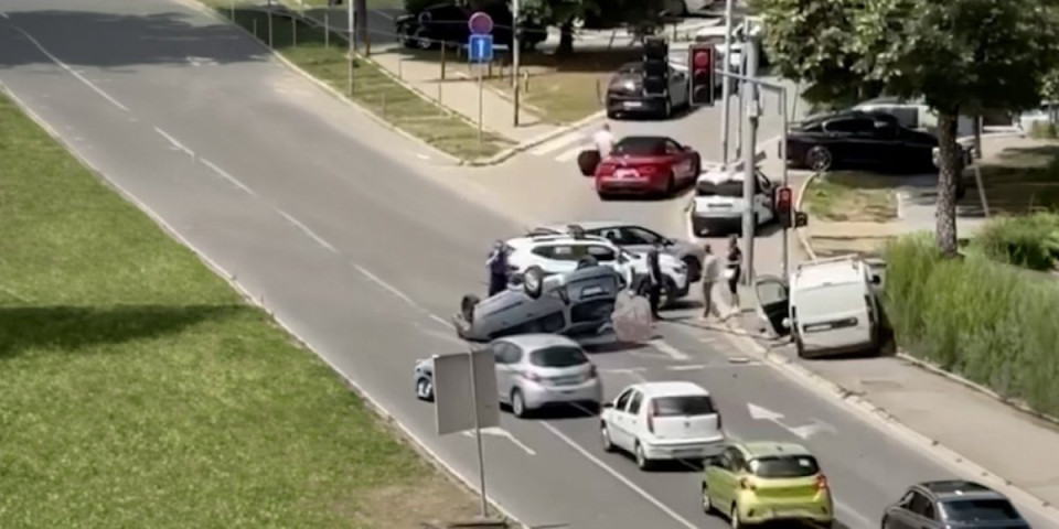 Poznati detalji teške nesreće na Čukarici: Dva muškarca povređena, jedan ležao na kolovozu (VIDEO)