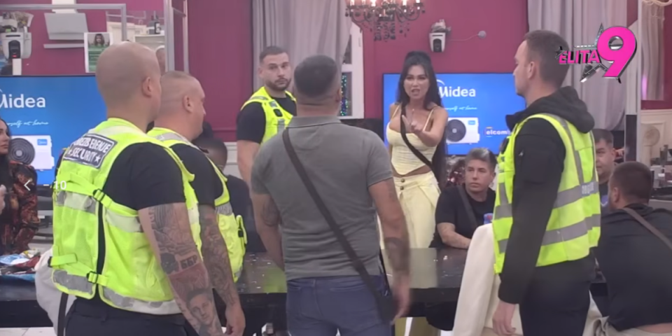 Staklo je letelo svuda! Srbi u neverici gledaju žestok obračun u Eliti: Obezbeđenje se razletelo (VIDEO)