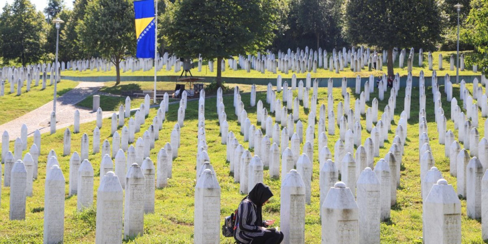 Pumpanje mita! Kampanja na steroidima: Blokaderi i antisrpski ekstremisti podgrevaju laž o genocidu u Srebrenici