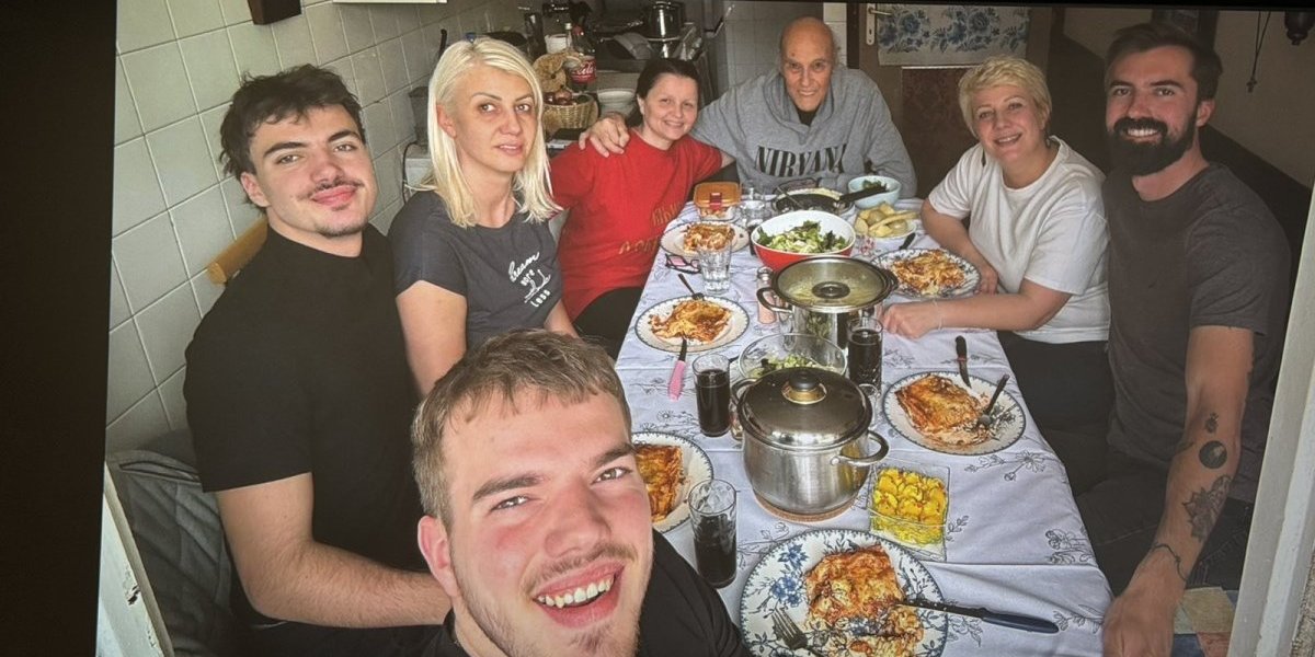 Andrija Bajić sa porodicom