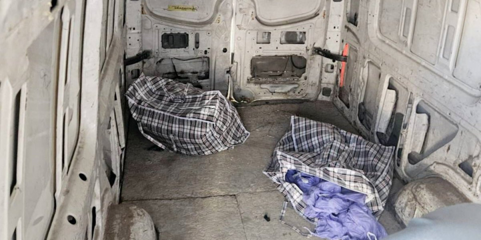 U "krmačama" štekao drogu: Policija otvorila kombi i šokirala se - ogromna zaplena marihuane u Novom Sadu (FOTO)