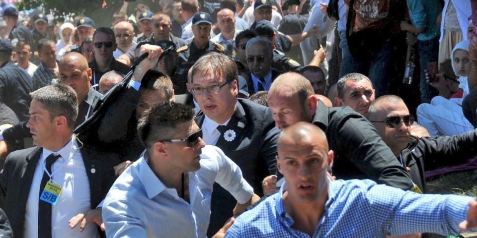 "Vučić je došao da položi cvet, a dočekali su ga kamenicama!" Raguš na RTS-u podsetila na napad iz 2015. godine (VIDEO)