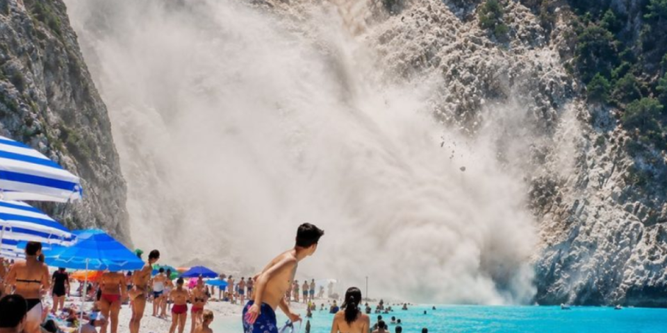 Horor na grčkom dragulju koji Srbi obožavaju: Ogromna stena se odvalila i pala tik pored kupača, plaža se zatresla od odrona!