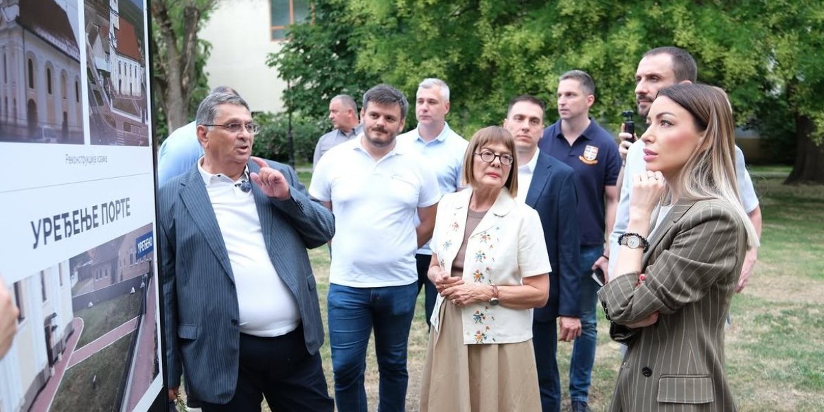 Adrijana Mesarović i Maja Gojković u Staroj Pazovi
