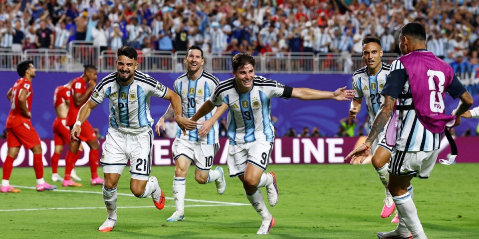 Od ovoga može da se rikne - Alvarez bombom sa 20 metara i Martinez odveli Argentinu u polufinale Mundijala