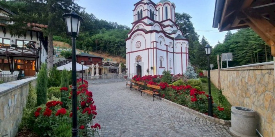 Čuda najtiše svetinje srpskog manastira: Bezdetnima porod, lek bolesnima...