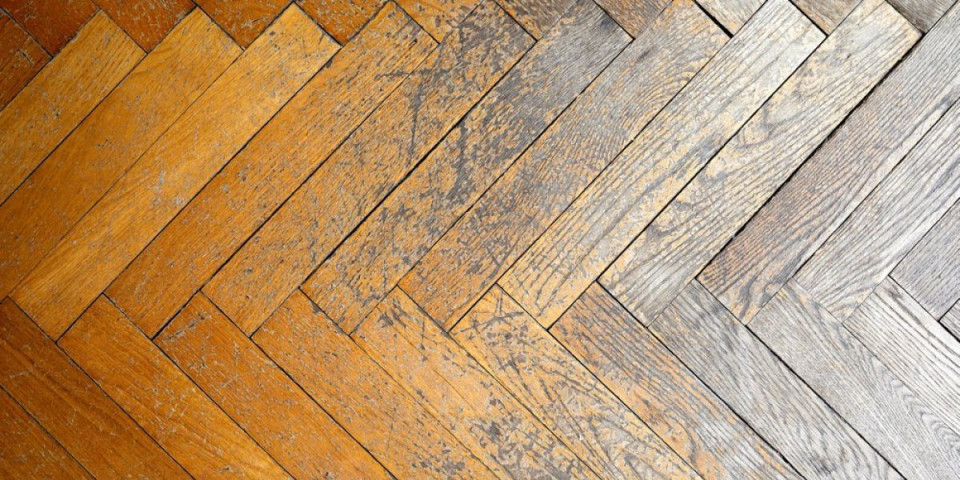 Trikovi koji vraćaju drvene podove u život: Uklonite mrlje i ogrebotine sa laminata začas