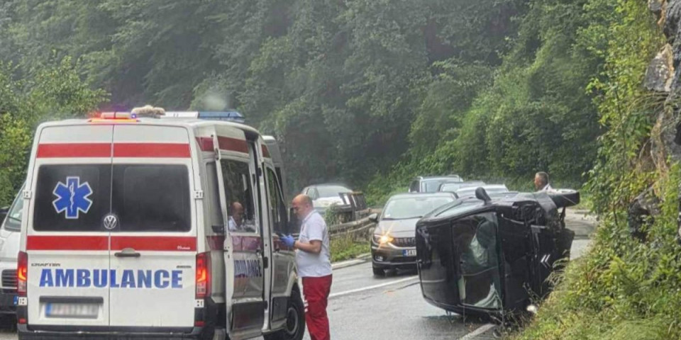 Teška saobraćajka kod Prijepolja: Proklizao a onda je usledila nesreća (FOTO)
