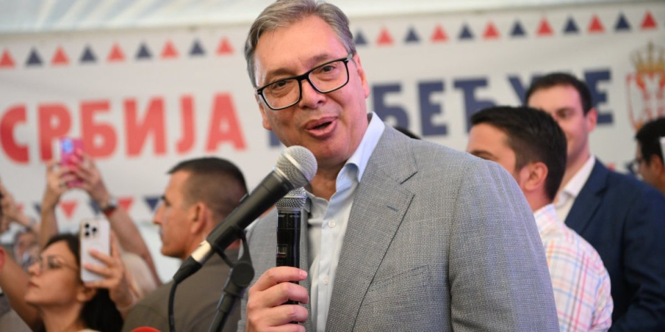 Vučić se oglasio i poslao moćnu poruku: Postavio jedno ključno pitanje (VIDEO)