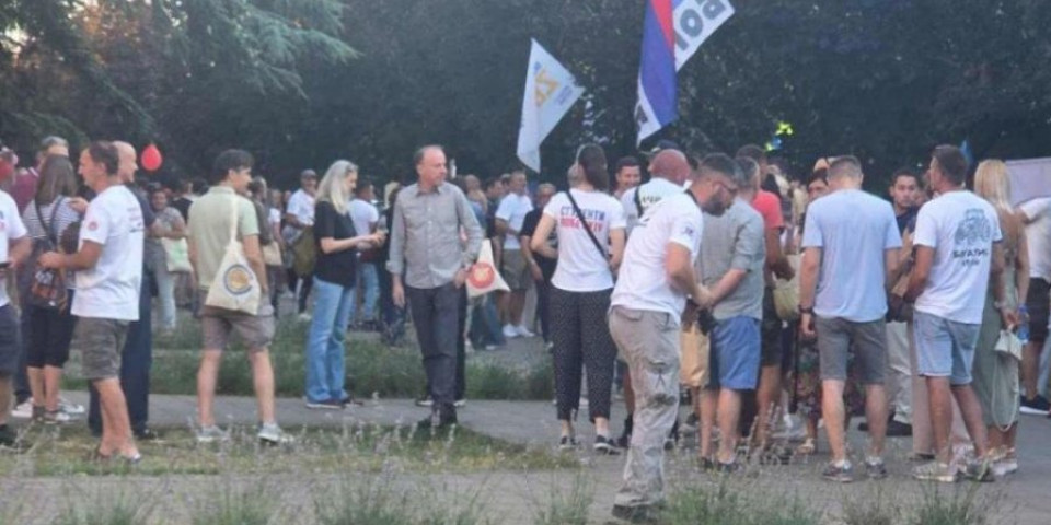 "Pederikos de la guzije"! Šok u Kolegijumu - Vučićević otkrio ko je bio s Đokićem u Bogatiću! A tek kad čujete koliko je blokadera bilo (FOTO)