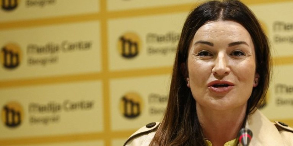 Blokaderska novinarka u delirijumu! Skandal na Novoj S: Sasvim je u redu pretiti Vučiću i njegovim glasačima (VIDEO)