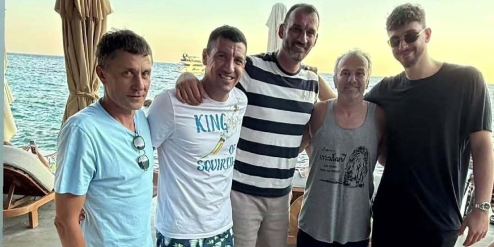 Ne, nije šala! Kakva imena na okupu: Sale Ilić, Genije i Bejbi Jokić uživaju u Crnoj Gori