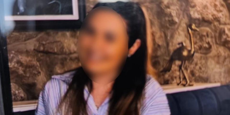 Zastave spuštene na pola koplja! Dan žalosti u Nišu nakon pogibije Jovane (21)