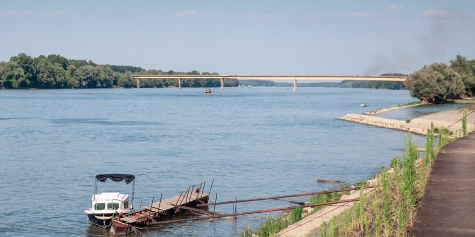 Užas na Dunavu: Muškarac skočio iz čamca da se osveži i nestao u reci kod Bele Stene