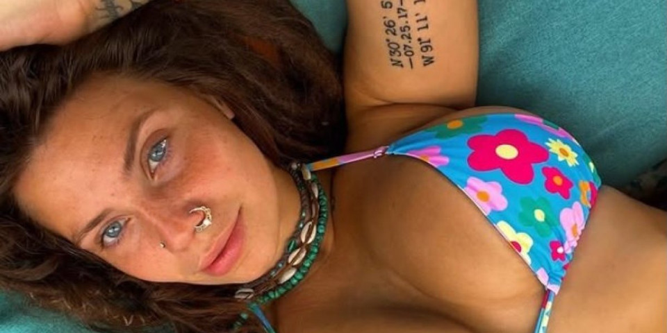 Seksi farmerka zaludela milione: Gaji ovce, a njene obline bacaju u trans (FOTO)