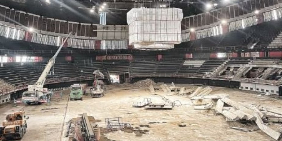 (FOTO) Sve raskopano u Pireju! Olimpijakos uništio legendarnu halu, od parketa nije ostalo ništa