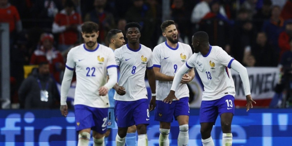 Opšti haos u Francuskoj: Velika zvezda udarila na svoje, izvređala igrače posle poraza!
