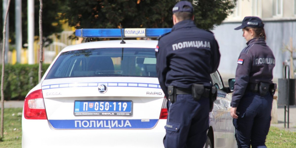Da li je mogao još neku drogu da ima kod sebe? Policajci pretresli stan muškarca iz Čačka - sledio je šok