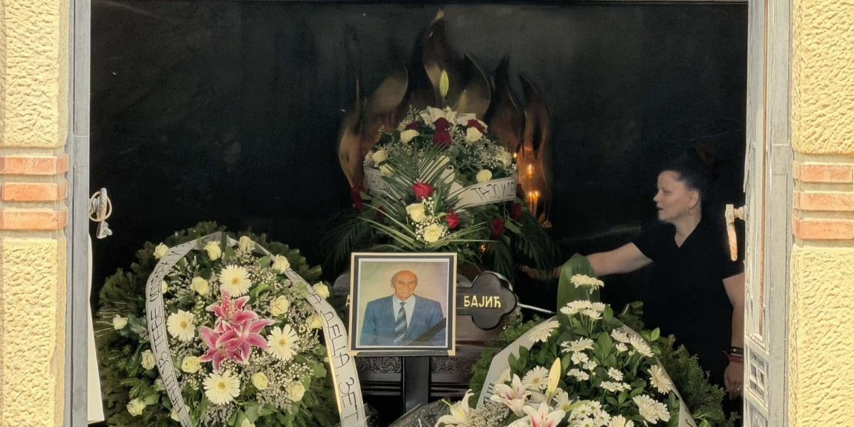 Mala Cana na sahrani Andrije Bajića