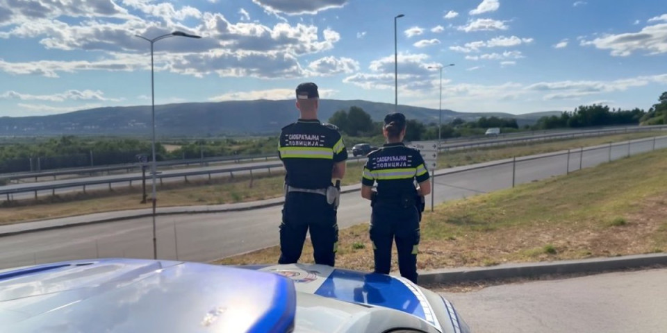 Spremite se za strpljivu vožnju: Pred nama je najprometniji vikend ovog leta, policija apeluje na oprez i bezbednost
